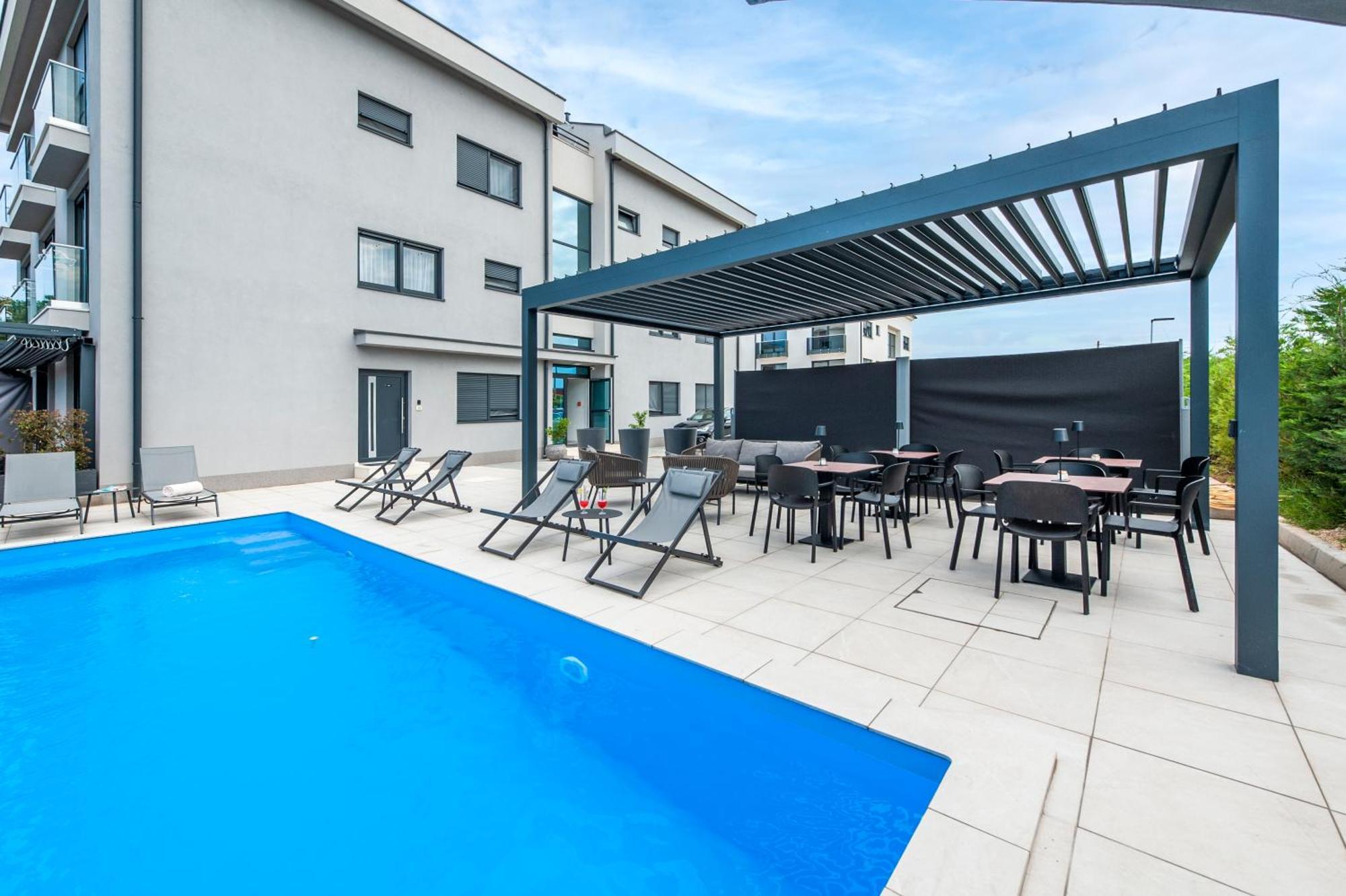 With Private Jacuzzi Garbin 1 And Garbin 2 Apartman *