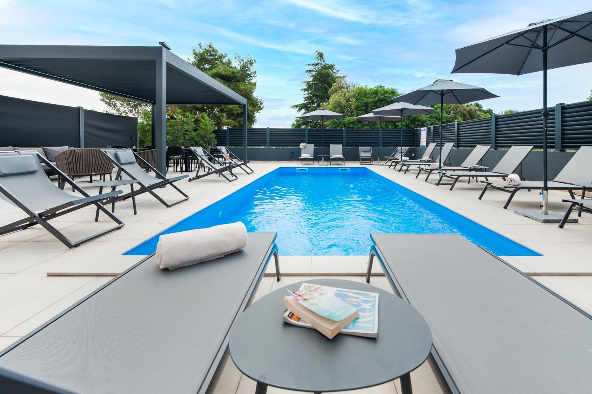 Apartment With Private Jacuzzi Garbin 1 And Garbin 2 *