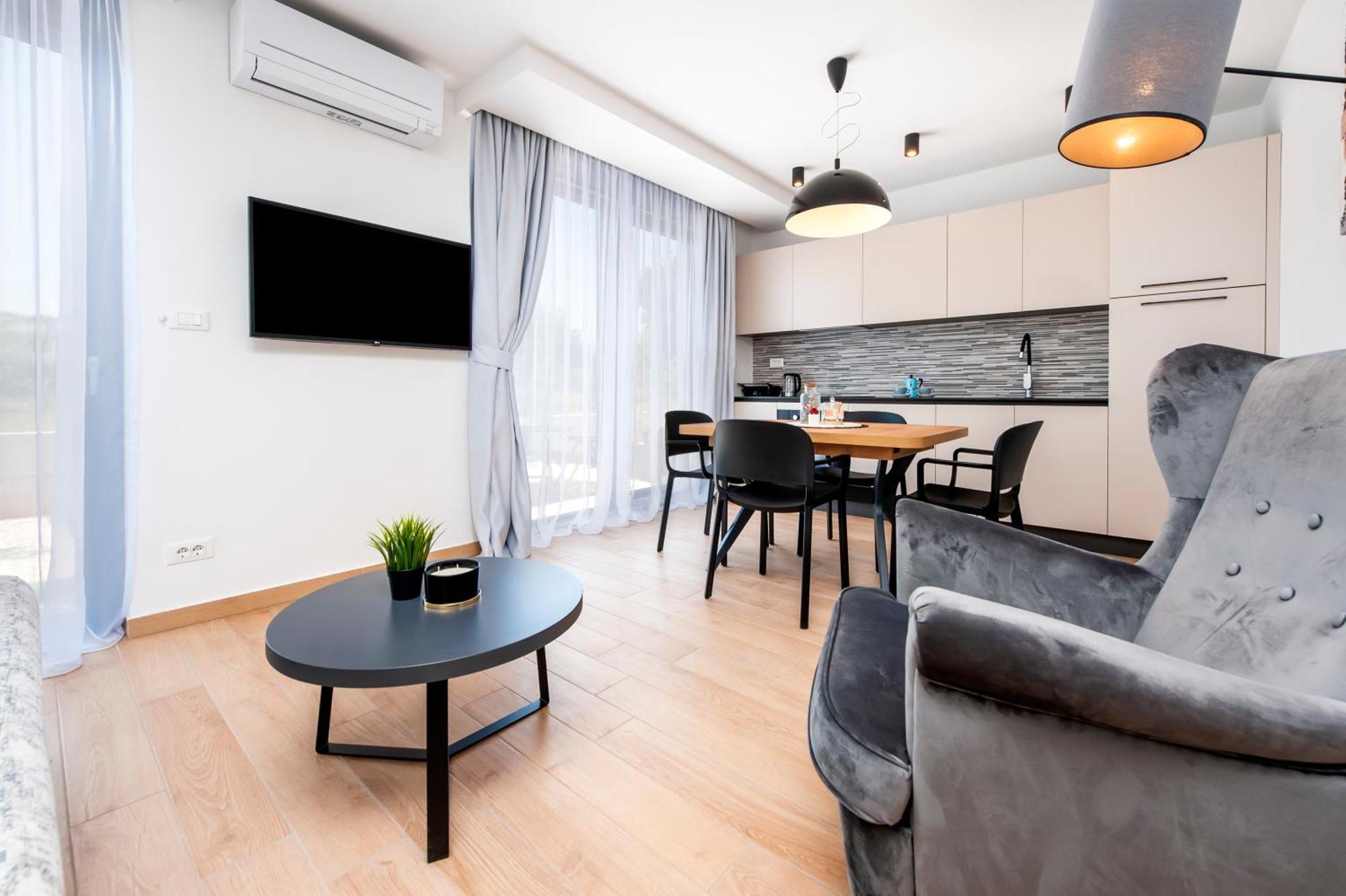 With Private Jacuzzi Garbin 1 And Garbin 2 Apartment
